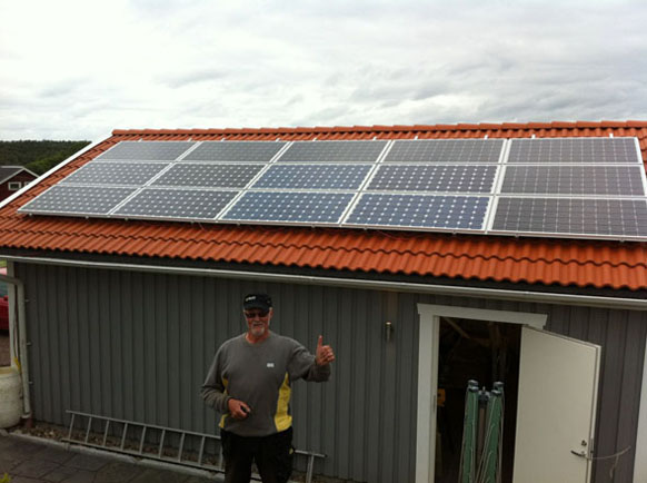 Solcellsanläggning på garagetak i Onsala bild1